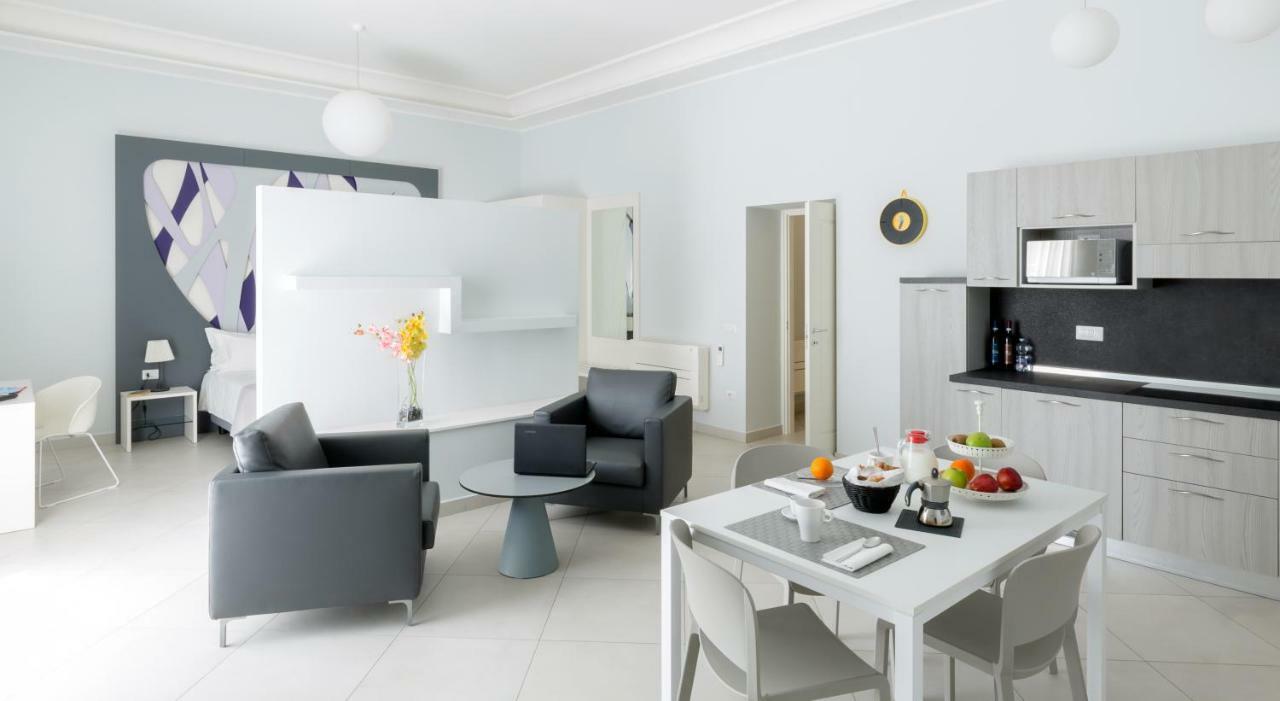Dioniso'S Luxury Apartments Municipio ナポリ エクステリア 写真